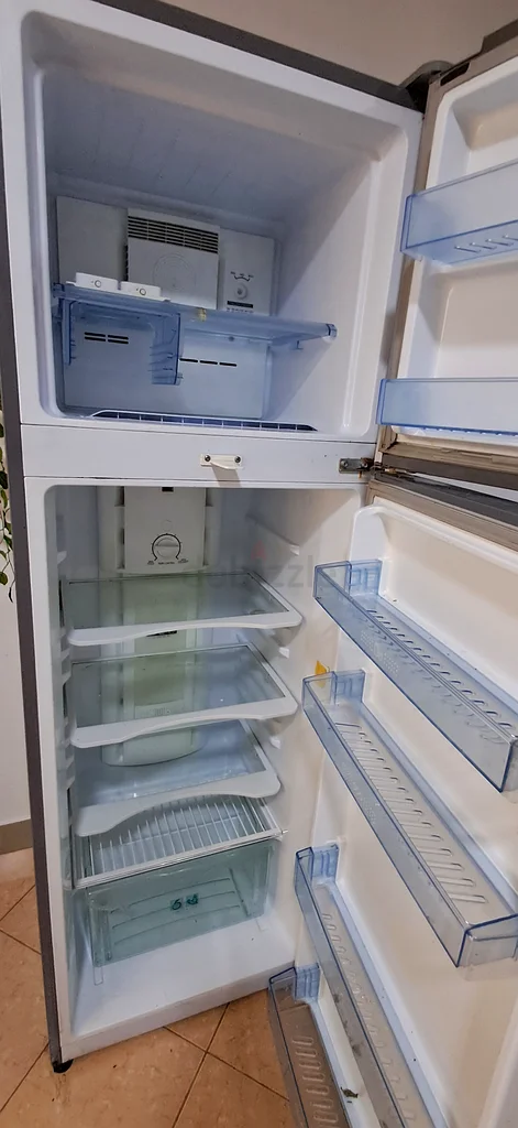 ثلاجة للبيع63251348330498111