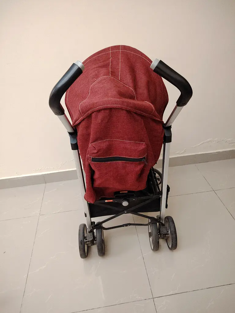 Stylish and Compact Stroller for Your Little One63204850454402112