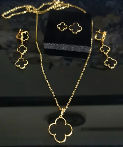 Van Cleef and Arpels set of 5pcs. New.