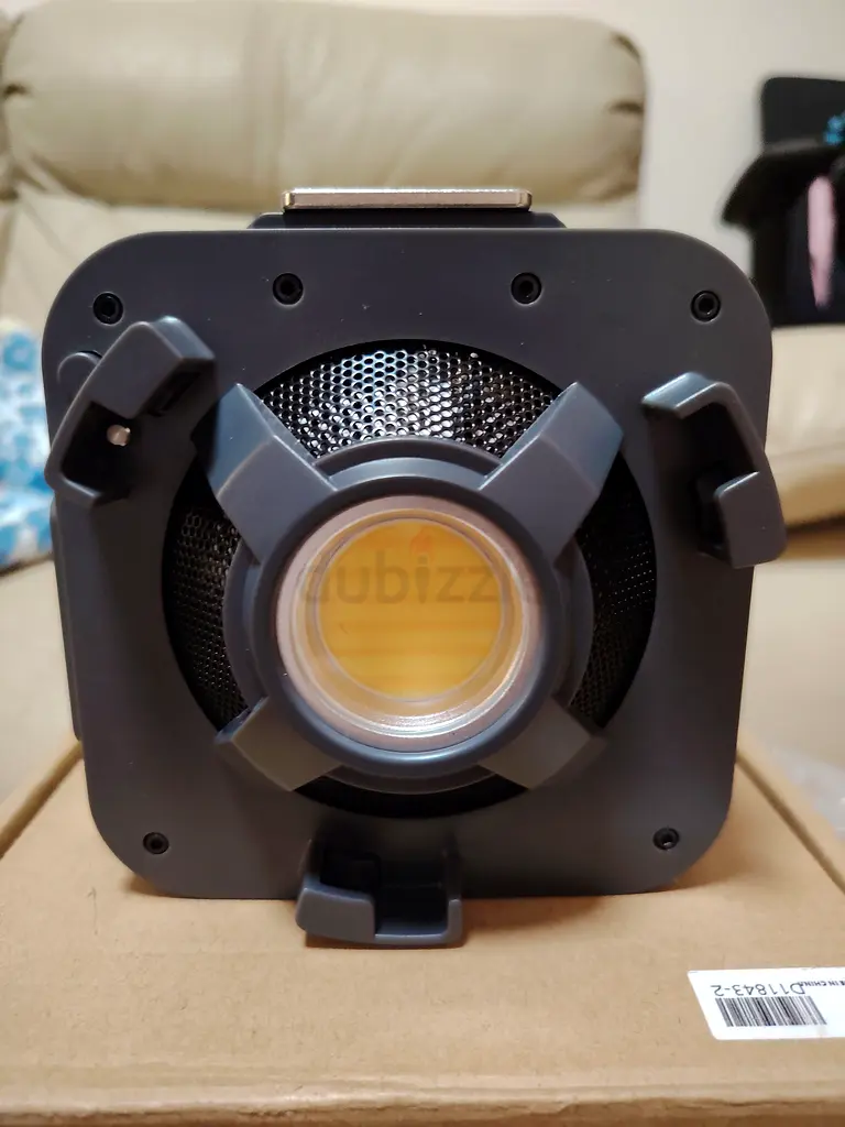 ضوء فيديو LED مدمج YNLUX100 فقط63234124756611111