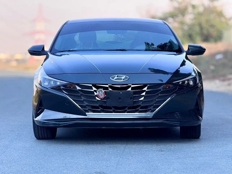 Hyundai Elantra63150945180163111