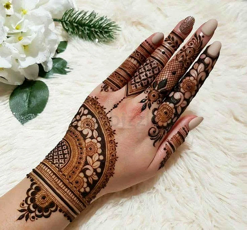 فنانة الحناء نازلي63188189070209112
