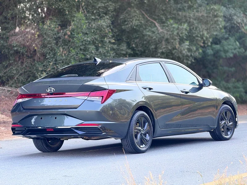 Hyundai Elantra63150945180163113
