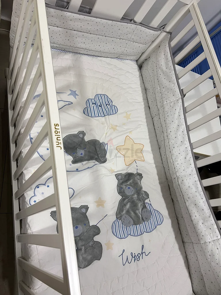 Juniors white Crib - Perfect for Your Littl e One63206393081345111