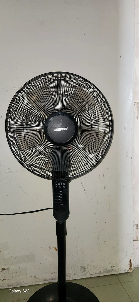 مروحة واقفة من جيبرس مع جهاز تحكم عن بعد للبيع632203261317151113