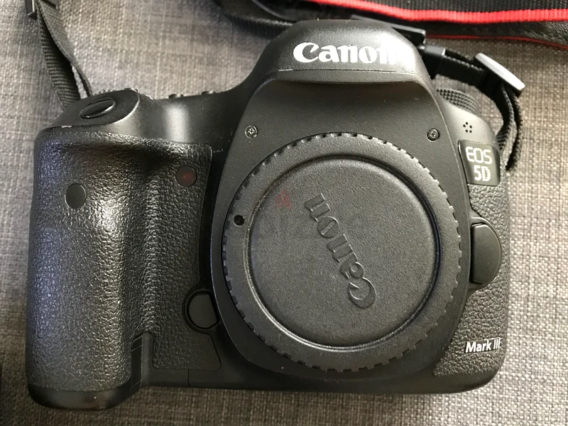 Canon EOS 5D mark III DSLR63235114348163110