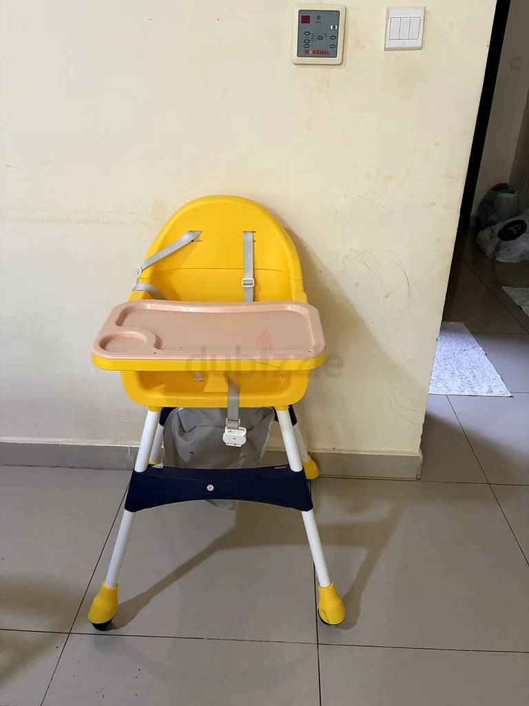 Bright Yellow Baby High Chair - Perfect for Mealtime Fun!63203707311875111