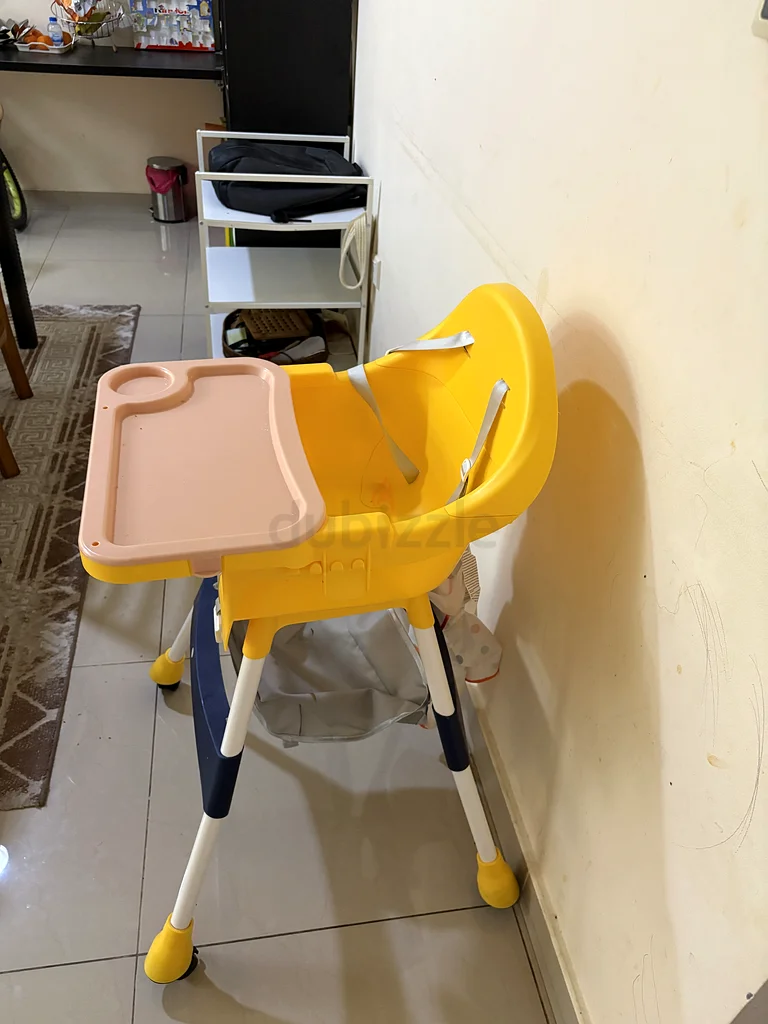 Bright Yellow Baby High Chair - Perfect for Mealtime Fun!63203707311875110