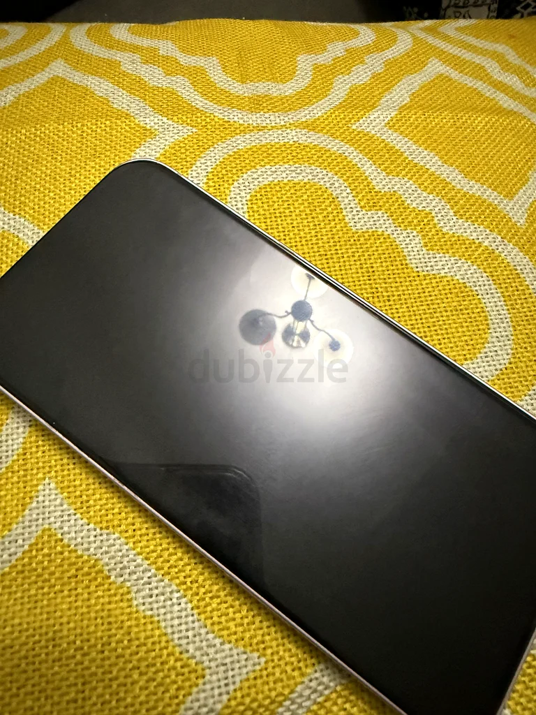 iPhone 14 12863180846963714112
