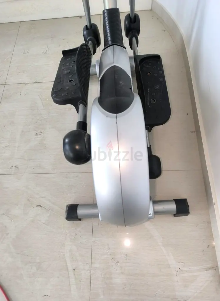 Elliptical trainer63241128421378117