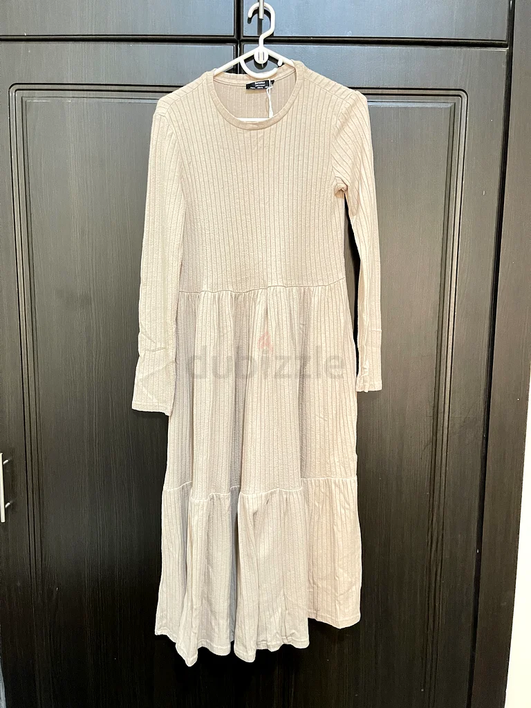 ( Reserved already waiting for pick up) Free clothings. Long dress. Modest wear.63264590520065114