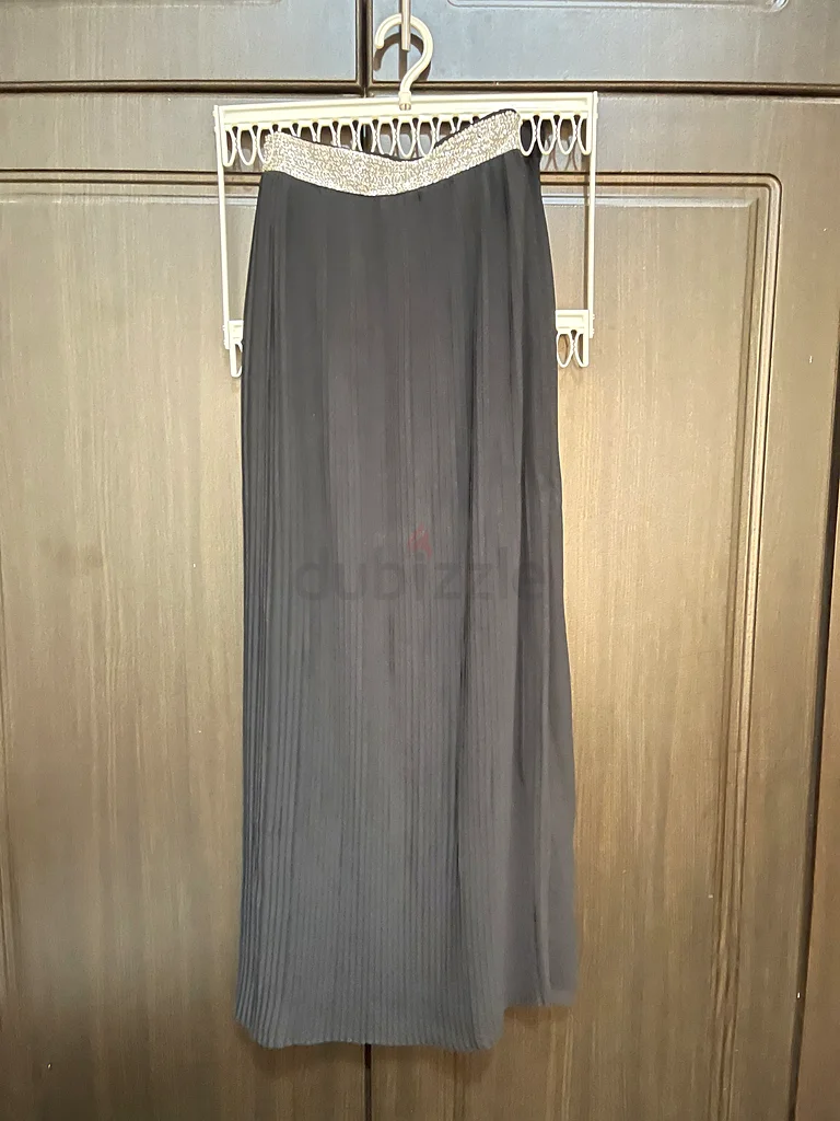 ( Reserved already waiting for pick up) Free clothings. Long dress. Modest wear.63264590520065113