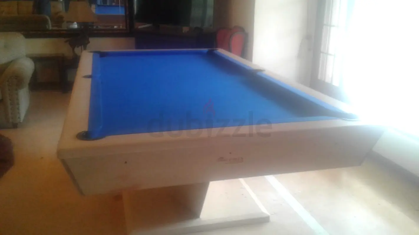 Billiard Table 676