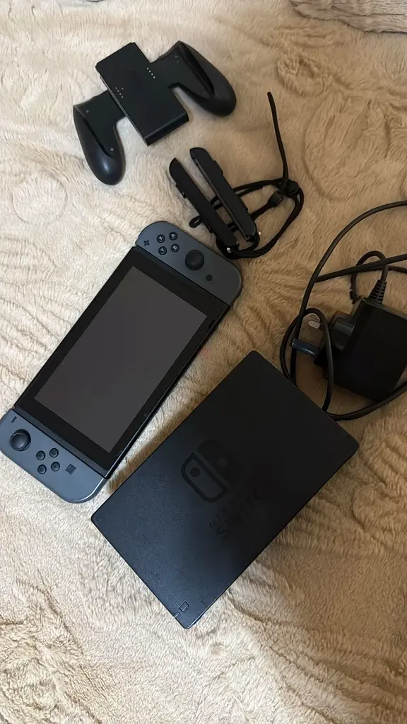 Nintendo Switch - Gaming Console with Controllers and Accessories63228304826499111