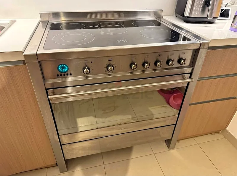 طباخ كهربائي من علامة سمج، بحالة جيدة ويعمل بكفاءة عالية632497692619551125
