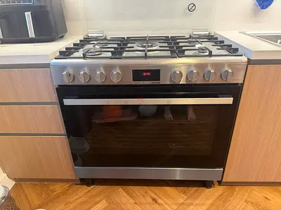 Bosch full gas coker 90x60cm oven with fan digital clock made in Germany