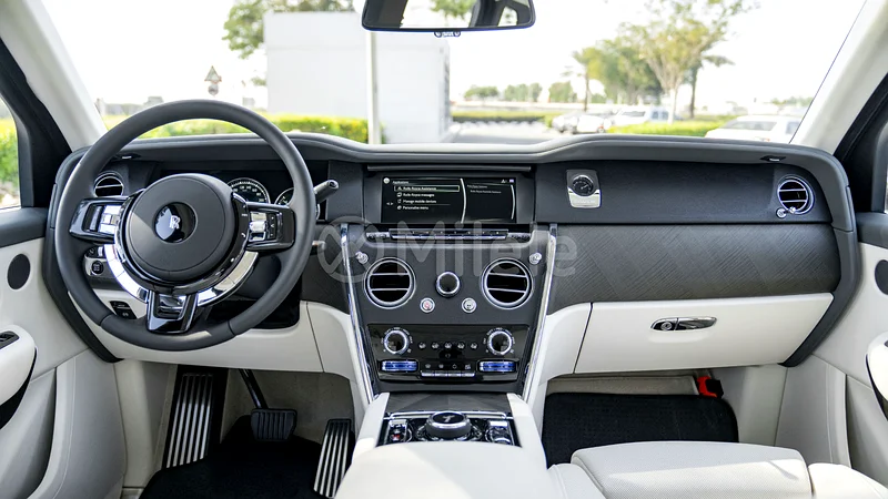 62,313 AED/Mont | 2023 ROLLS-ROYCE CULLINAN BLACK BADGE KIT 6.7L PETROL: PANORAMIC ROOF63173487566594113