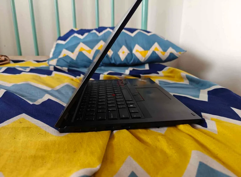 Lenovo ThinkPad  Yoga 37063167115718145112