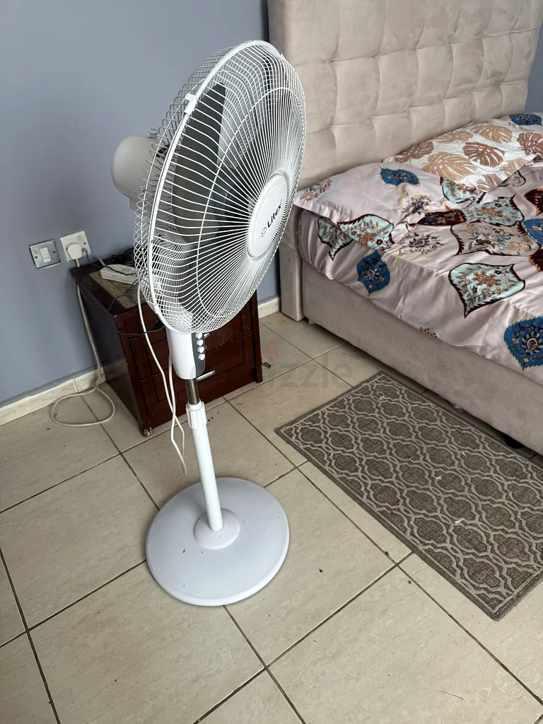 مروحة كهربائية واقفة أنيقة وقوية للبيع63220326145409111