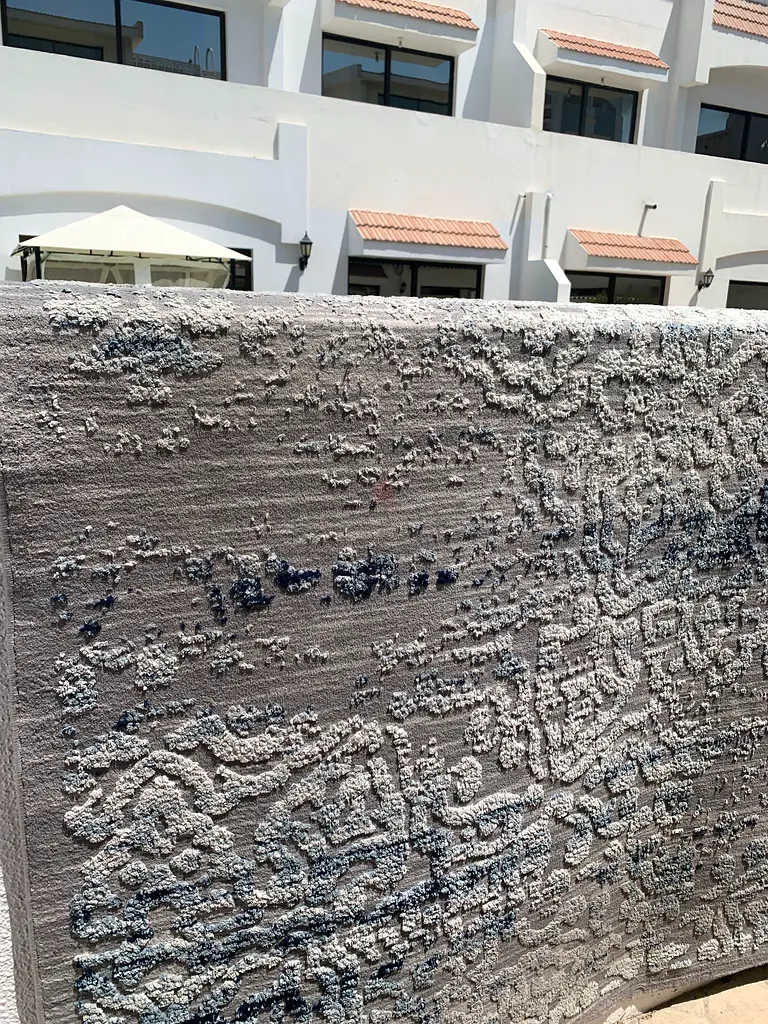 Large carpet63209839415426112