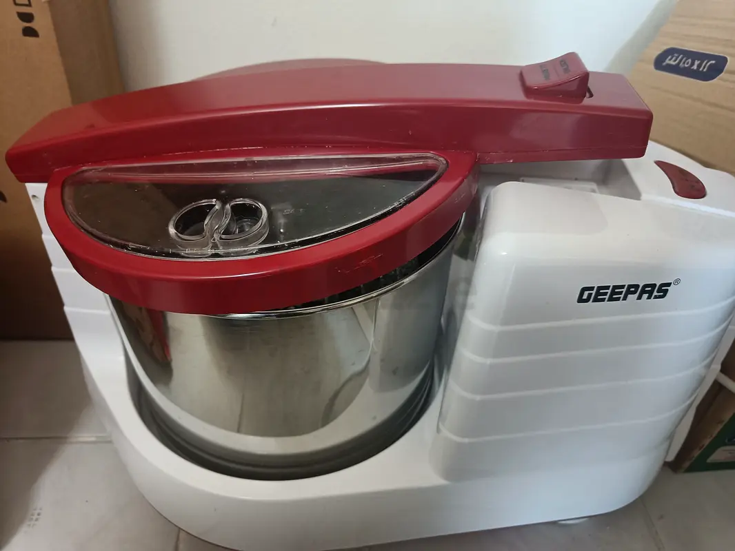 GEEPAS Grinder/Mixer - Perfect for your delicious Breakfasts!