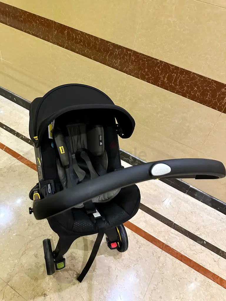 Doona stroller and car seat almost new63205357055491118
