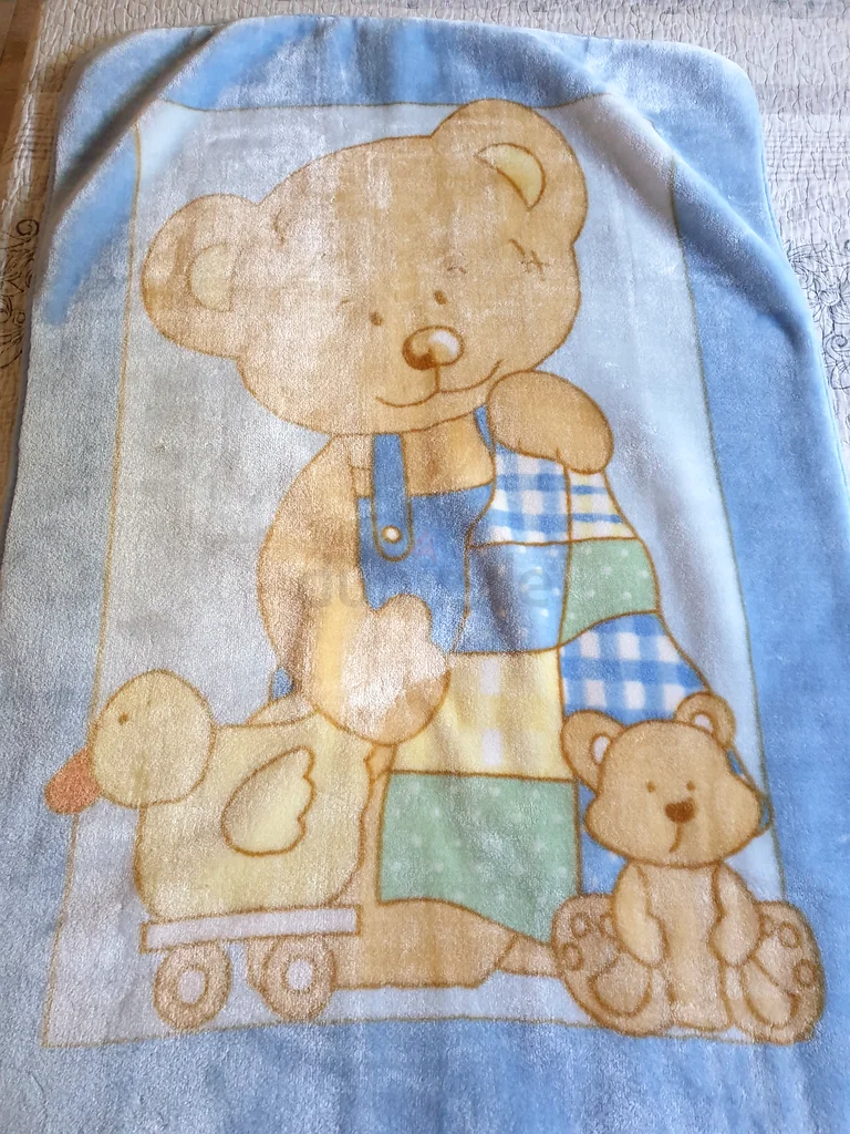 Soft and Cuddly Baby Blanket with Adorable Bear Design632073988716831119