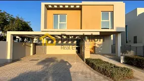 Exquisite 4BR townhouse in Zahia – Embrace Luxurious Living!
