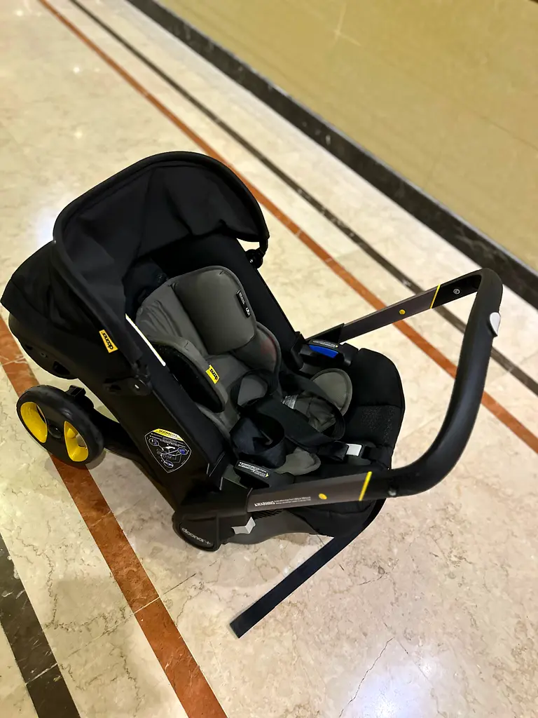 Doona stroller and car seat almost new63205357055491112
