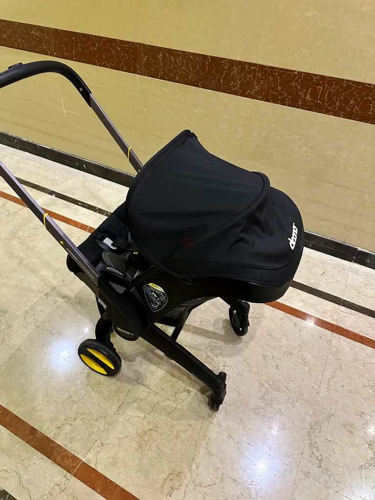 Doona stroller and car seat almost new63205357055491116