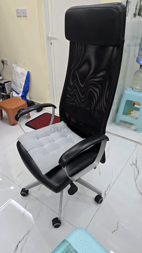 كرسي مكتب مريح وعصري للبيع!632119131845131125