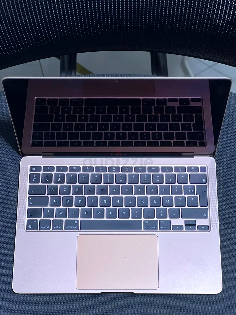Sleek Gold MacBook - Perfect for Work and Play!63254995155330111