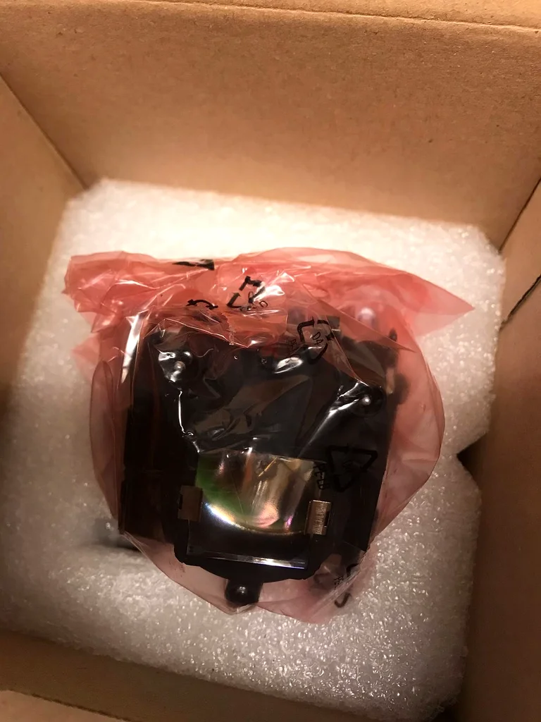 Barco Genuine R9801265 GP2 220W UHP Projector lamp63265106859905114