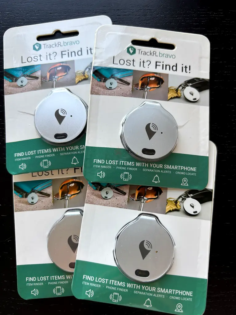 Tracker to easily locate your keys or find your pet63232157631363112