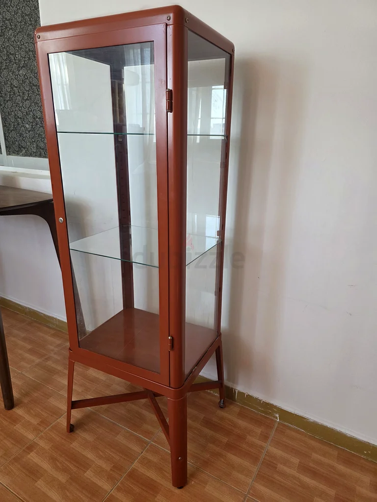 أرفف خلفية من المعدن والزجاج63218314841985113
