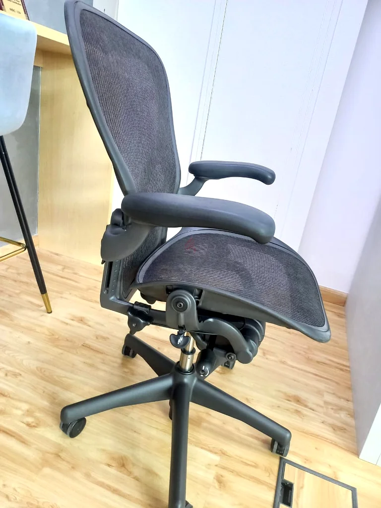Selling For Herman Miller Aeron Chair Size B And C - Comfort Meets Style! Chair63180360652162112