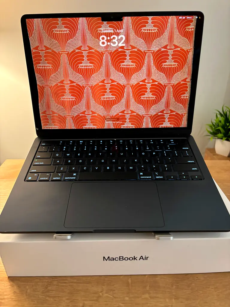 Apple MacBook Air 13inch- M2  202263255537128323114