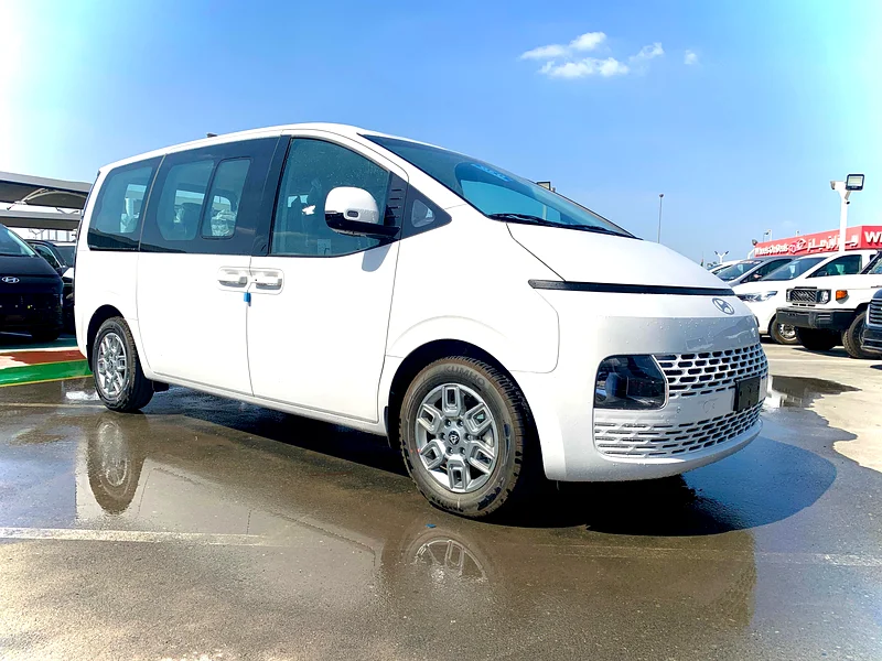 Brand New Staria 11 seaters, Automatic Diesel 2.2 L631712992483851113
