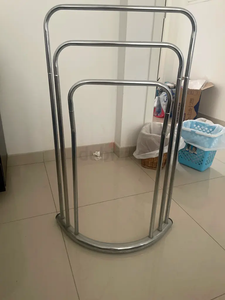 Stylish and Space-Saving Clothes Drying Rack تعليق الملابس