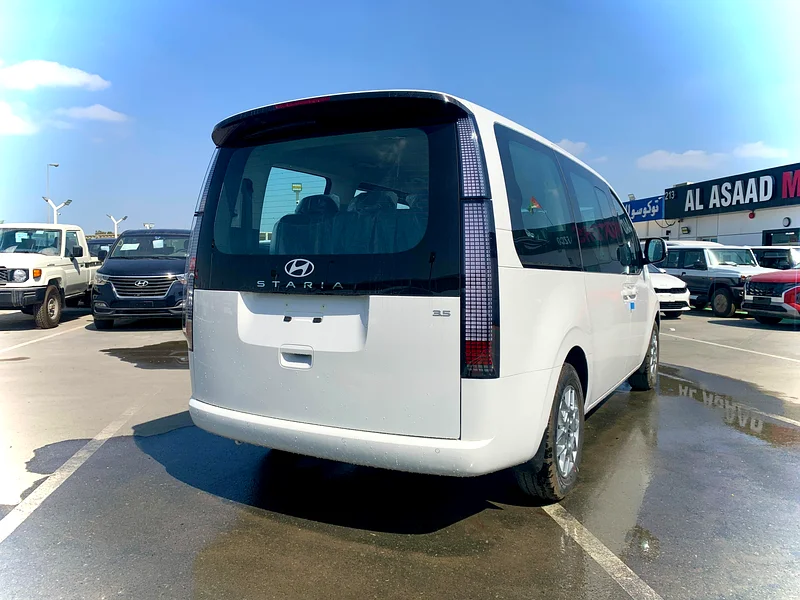 Brand New Staria 11 seaters, Automatic Diesel 2.2 L63171299248385113