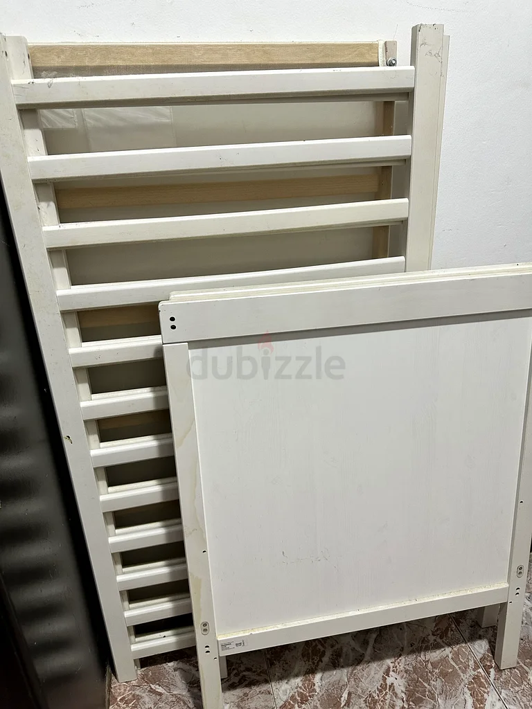 سرير أطفال إيكيا للبيع63196140210307112