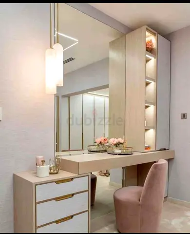 Elegant Dressing Table with Mirror and Soft-Cushioned Chair