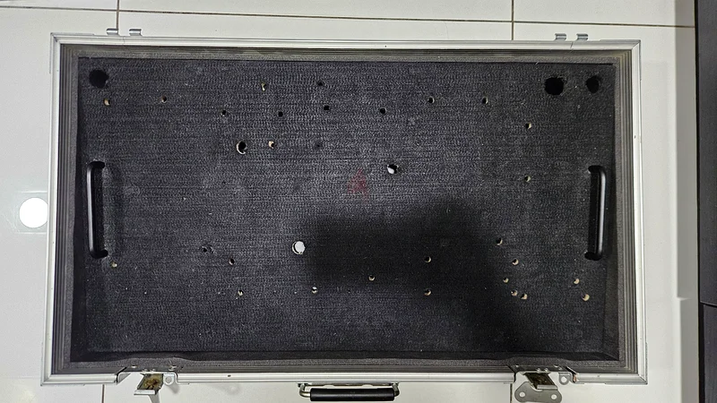 For Sale/Trade: IBS Pedalboard with heavy duty Flightcase63199131076355113