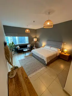 Spacious Luxury Room In Dubai Marina