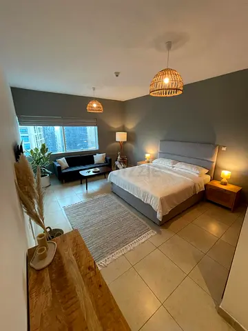 Spacious Luxury Room In Dubai Marina