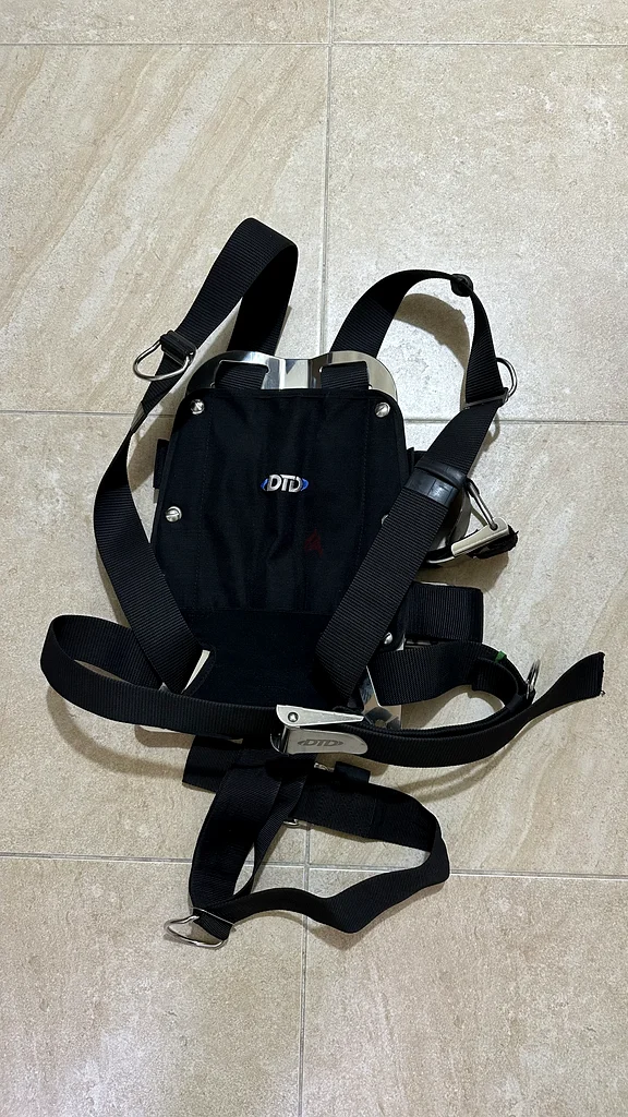 Scubapro and DTD Backplate and Harness63241123875459111