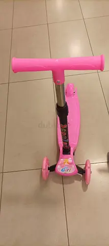 Cute Pink Kids Scooter - Fun and Safe Rides!