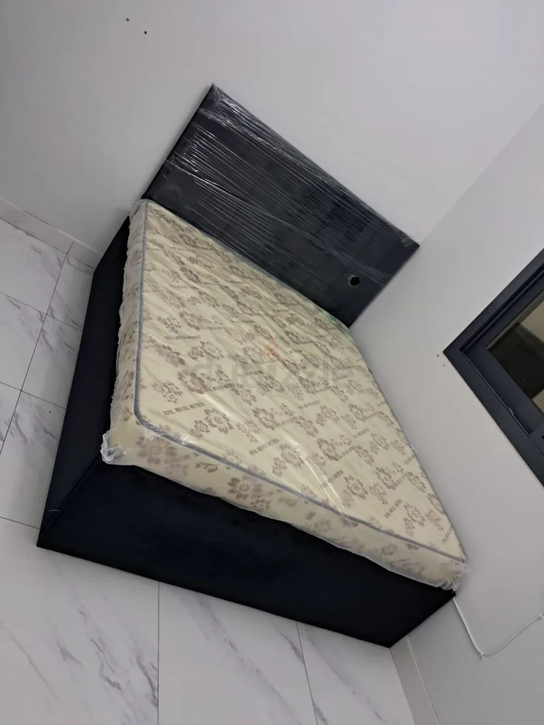 بياعه سرير عائلي جديد بحجم كوين قوي مع ماترس طبي عالي الجودة62863819278595111