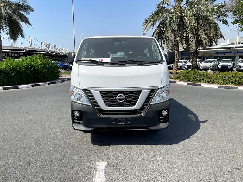 GCC | 2.5L M/T | 6 SEATER63136842818818111