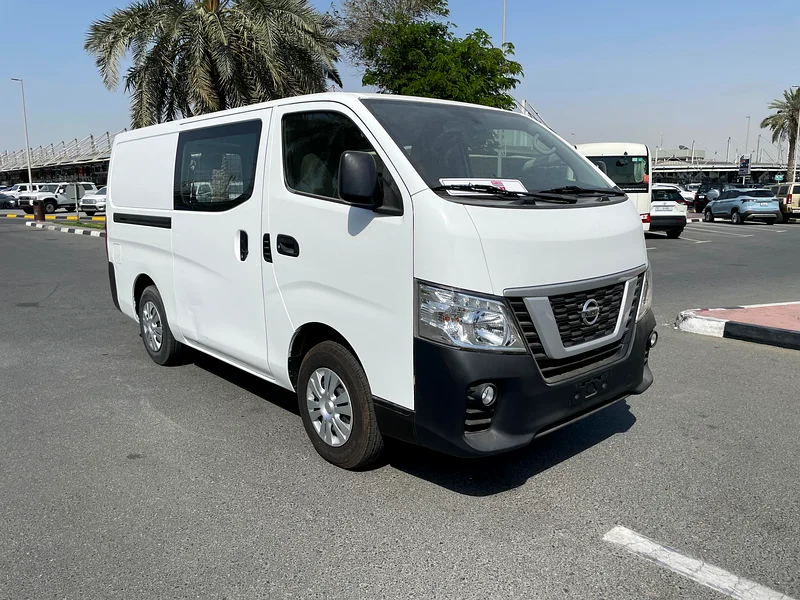 GCC | 2.5L M/T | 6 SEATER63136842818818112
